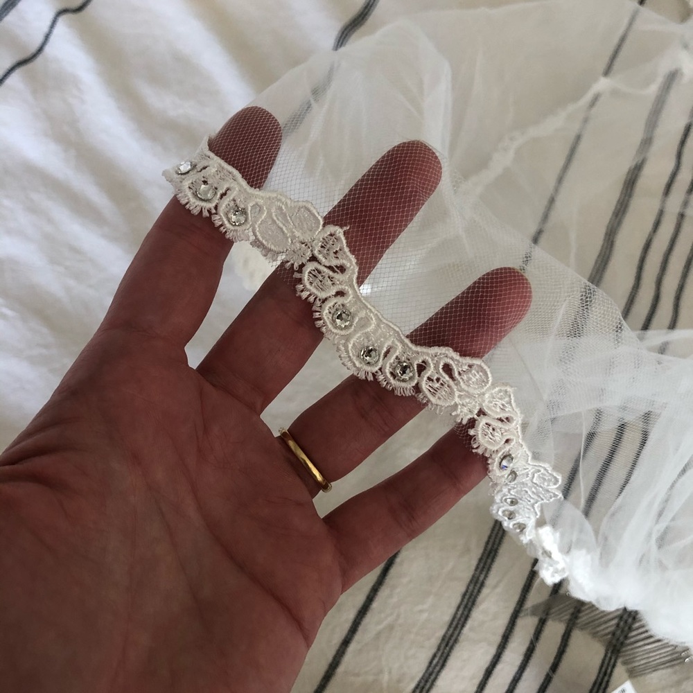Thin Lace Rhinestone Border Mid Veil NWT